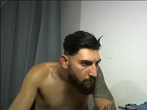 Snapshot of Alexgrc13 chatting on 10/21/25, 08:09 Alexgrc13 online show from 10/21/25, 08:09