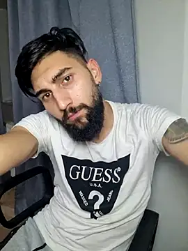 Snapshot of Alexgrc13 chatting on 10/26/25, 07:42 Alexgrc13 online show from 10/26/25, 07:42