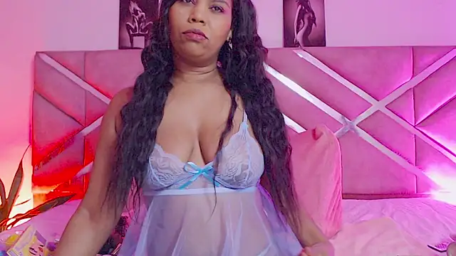 sofia 07 online show from 10/03/25, 10:29