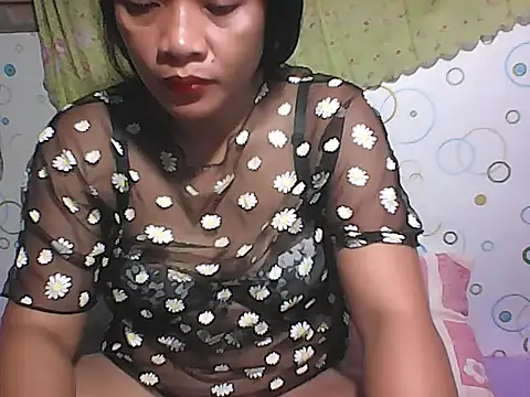 Snapshot of HottyElle chatting on 06/24/26, 02:38 HottyElle online show from 06/24/26, 02:38