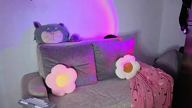 Snapshot of hanny__bunny chatting on 11/21/25, 01:26 hanny bunny online show from 11/21/25, 01:26