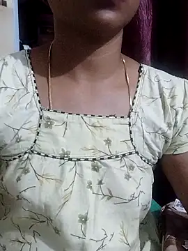 Snapshot of Varsha21 chatting on 10/10/25, 03:44 Varsha21 online show from 10/10/25, 03:44