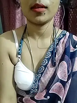 Snapshot of Varsha21 chatting on 01/06/26, 11:03 Varsha21 online show from 01/06/26, 11:03