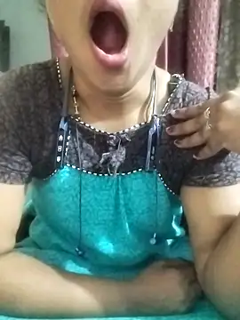 Snapshot of Varsha21 chatting on 03/03/26, 06:08 Varsha21 online show from 03/03/26, 06:08