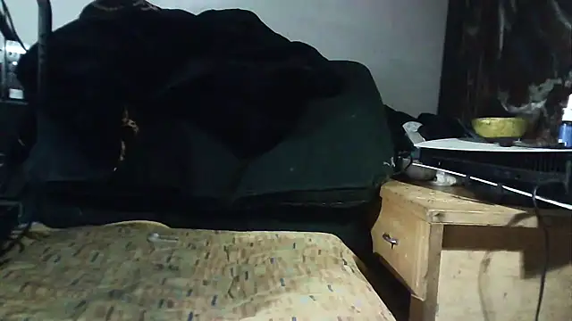 Snapshot of lovehairymature90 chatting on 02/05/26, 12:26 lovehairymature90 online show from 02/05/26, 12:26