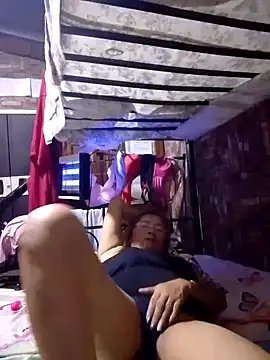 Snapshot of SexyHottMom chatting on 09/25/25, 07:50 SexyHottMom online show from 09/25/25, 07:50