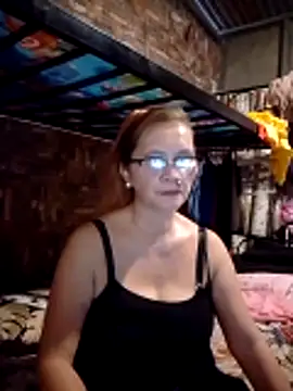 Snapshot of SexyHottMom chatting on 06/20/26, 08:17 SexyHottMom online show from 06/20/26, 08:17