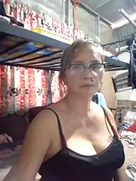 Snapshot of SexyHottMom chatting on 07/23/26, 02:42 SexyHottMom online show from 07/23/26, 02:42