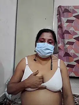 Snapshot of mature_mimi chatting on 02/02/26, 05:33 mature mimi online show from 02/02/26, 05:33