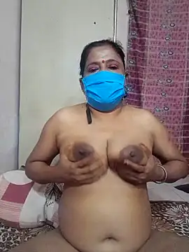 Snapshot of mature_mimi chatting on 02/24/26, 10:24 mature mimi online show from 02/24/26, 10:24