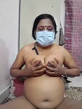 Snapshot of mature_mimi chatting on 02/25/26, 06:17 mature mimi online show from 02/25/26, 06:17