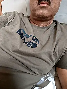 moonflower25 online show from 12/04/25, 03:49