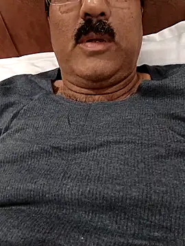 moonflower25 online show from 12/17/25, 05:19