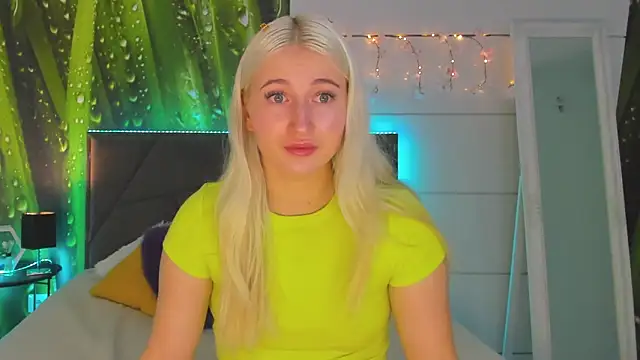 HollyTailors online show from 11/06/25, 06:14