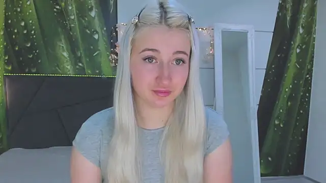 HollyTailors online show from 02/16/26, 06:20