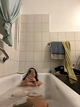 Emilia Mausi online show from 11/04/25, 08:08