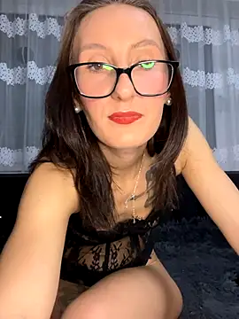 Emilia Mausi online show from 12/22/25, 08:06