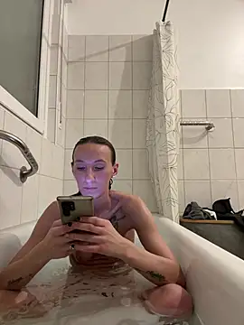 Emilia Mausi online show from 03/11/26, 08:15