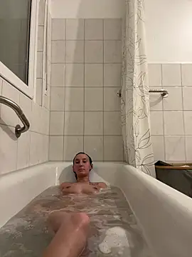 Emilia Mausi online show from 04/09/26, 07:08