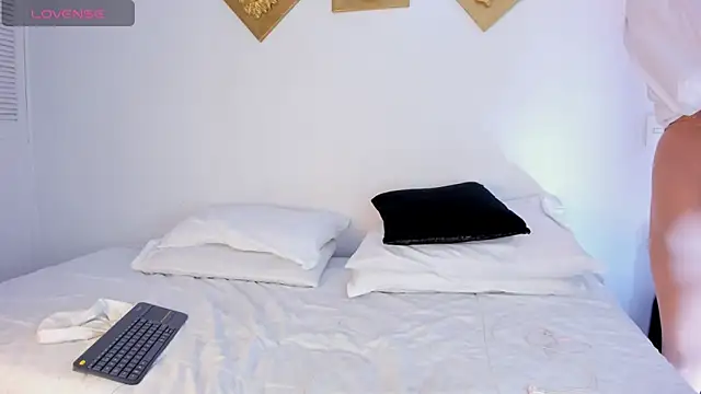 Aleexiiaa online show from 09/19/25, 12:17