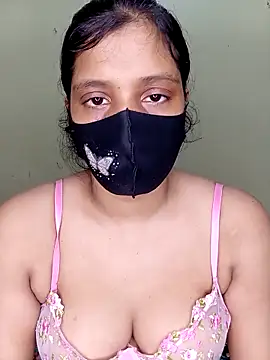 Rose-luckey online show from 10/22/25, 05:56