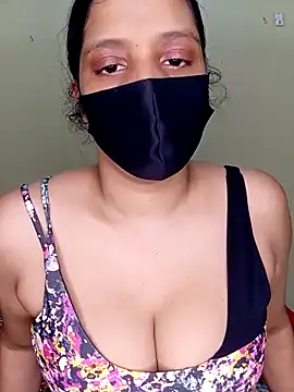 Rose-luckey online show from 10/26/25, 06:03