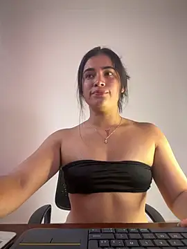 Snapshot of alice_shyness chatting on 10/29/25, 03:25 alice shyness online show from 10/29/25, 03:25