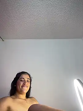 Snapshot of alice_shyness chatting on 11/01/25, 11:29 alice shyness online show from 11/01/25, 11:29