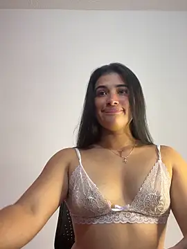 Snapshot of alice_shyness chatting on 11/18/25, 03:56 alice shyness online show from 11/18/25, 03:56