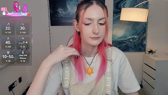 Snapshot of EasterBlink chatting on 10/16/25, 10:27 EasterBlink online show from 10/16/25, 10:27