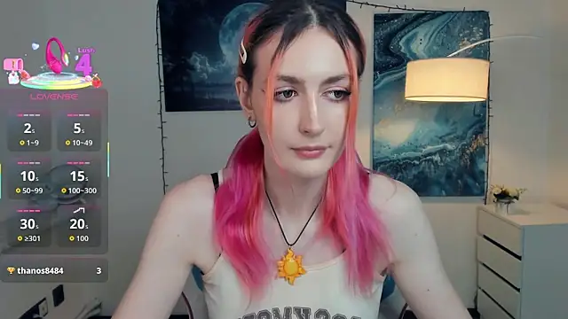 Snapshot of EasterBlink chatting on 10/25/25, 11:51 EasterBlink online show from 10/25/25, 11:51