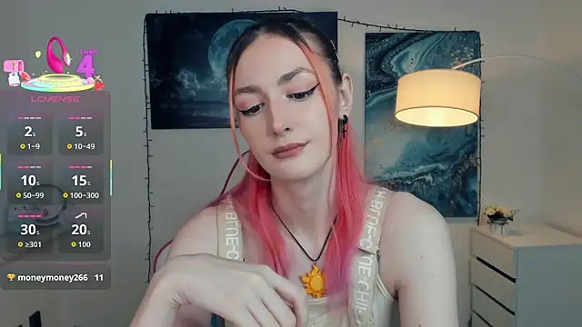 Snapshot of EasterBlink chatting on 10/30/25, 11:00 EasterBlink online show from 10/30/25, 11:00