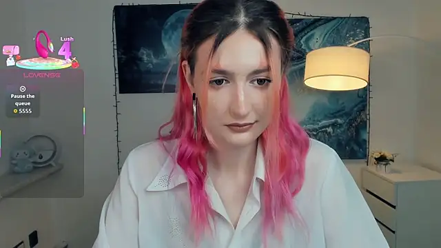 Snapshot of EasterBlink chatting on 10/31/25, 11:00 EasterBlink online show from 10/31/25, 11:00