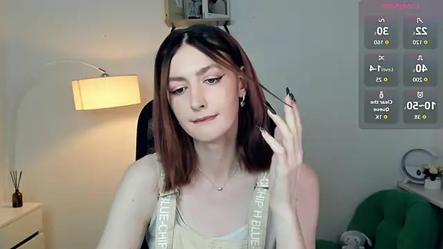 Snapshot of EasterBlink chatting on 11/14/25, 12:26 EasterBlink online show from 11/14/25, 12:26