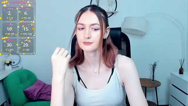 Snapshot of EasterBlink chatting on 12/05/25, 11:30 EasterBlink online show from 12/05/25, 11:30