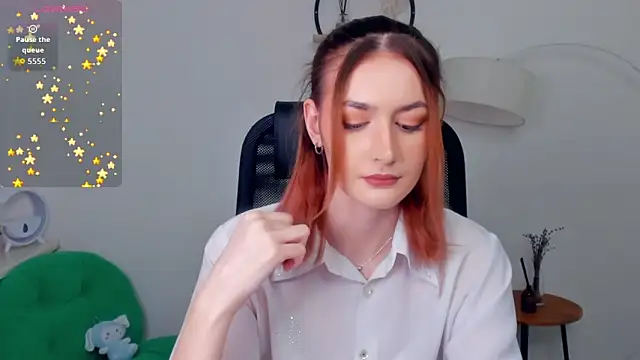 Snapshot of EasterBlink chatting on 12/20/25, 10:22 EasterBlink online show from 12/20/25, 10:22