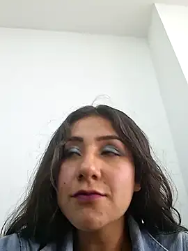 CAROLINE  07 online show from 12/05/25, 02:14