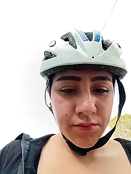 CAROLINE  07 online show from 04/23/26, 12:15