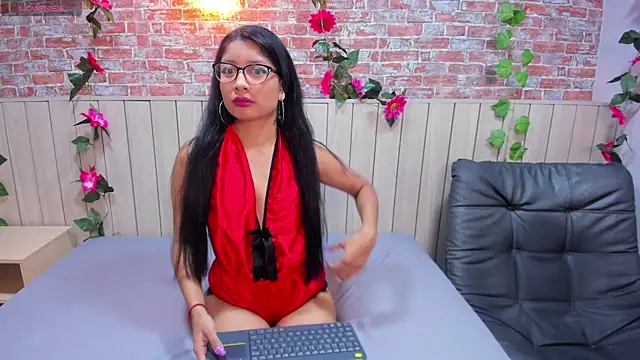 MelanyWayne  online show from 12/02/25, 06:36