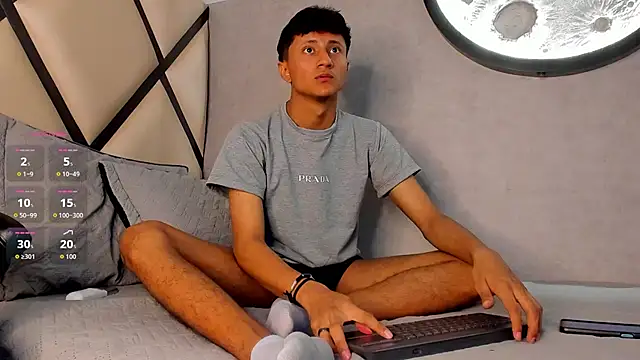 Snapshot of _Leohot_ chatting on 09/12/25, 03:17 Leohot online show from 09/12/25, 03:17