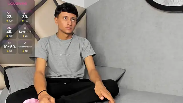 Snapshot of _Leohot_ chatting on 10/04/25, 03:15 Leohot online show from 10/04/25, 03:15