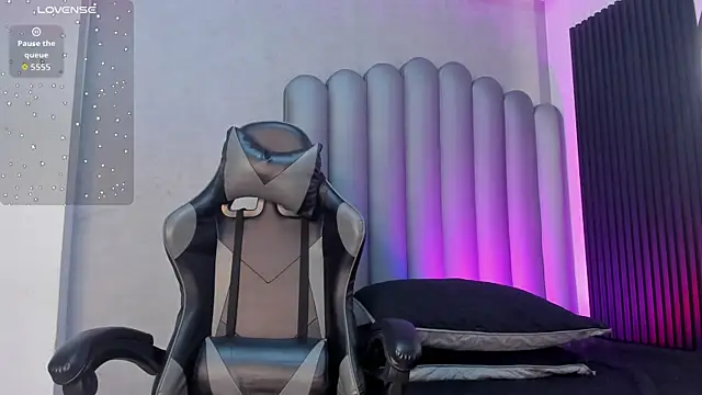 Snapshot of _Leohot_ chatting on 11/01/25, 03:52 Leohot online show from 11/01/25, 03:52