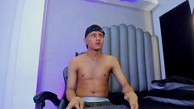  Leohot  online show from 01/14/26, 03:45