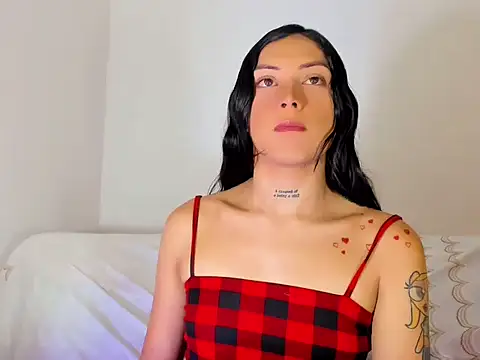 Megan Gil  online show from 10/21/25, 01:06