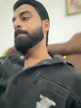 hottestboy03 online show from 11/12/25, 08:37