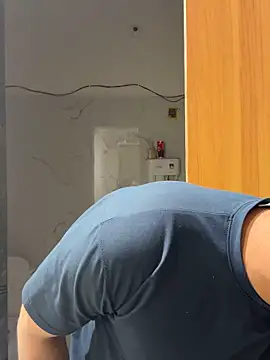 hottestboy03 online show from 02/14/26, 09:28