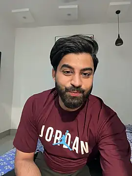 hottestboy03 online show from 04/11/26, 06:40