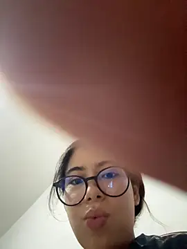 Caitlin Cat online show from 10/06/25, 12:30
