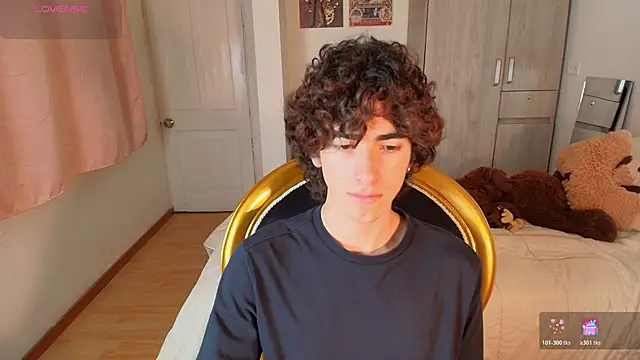 Nude Boy18 online show from 11/22/25, 01:37