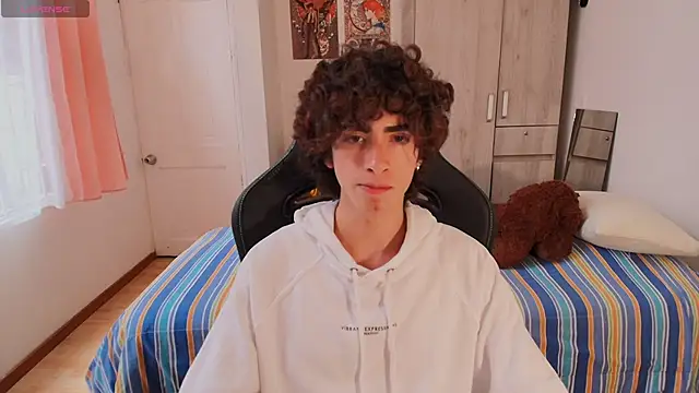 Nude Boy18 online show from 01/14/26, 06:57